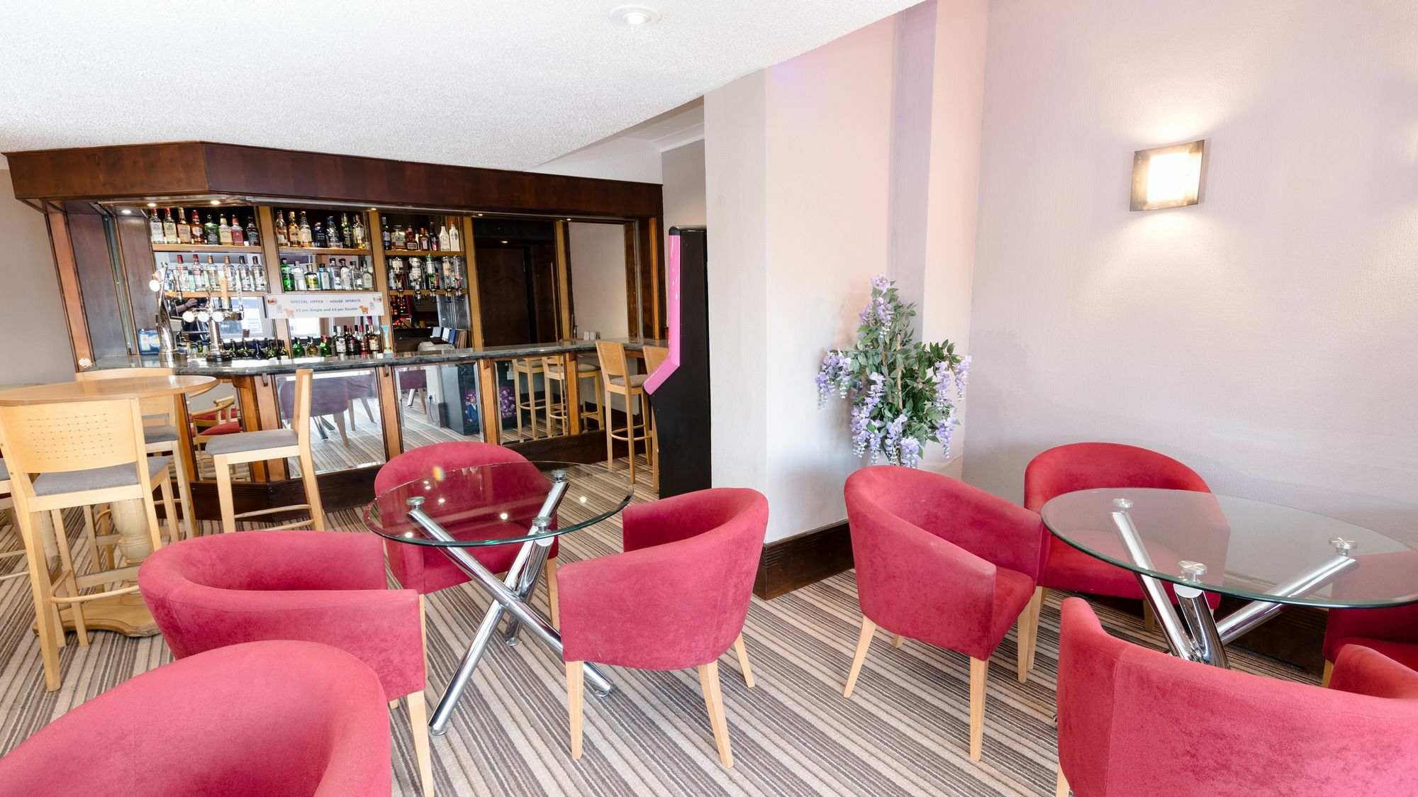 Norwich Hotel Екстер'єр фото