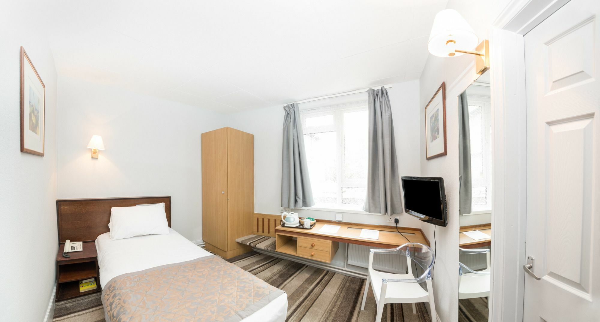 Norwich Hotel Екстер'єр фото