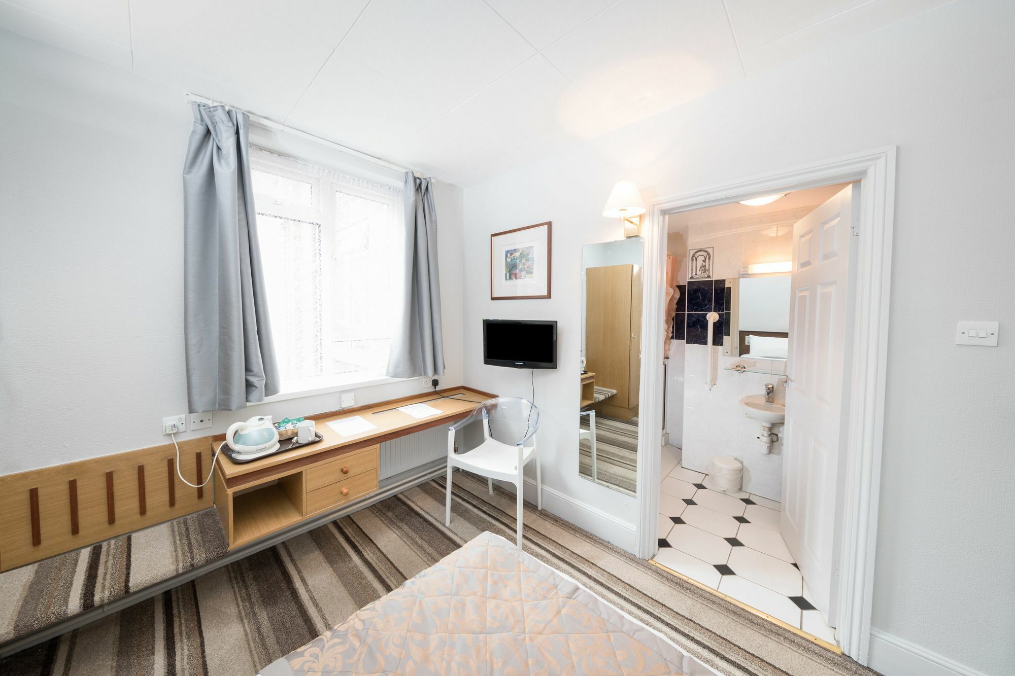 Norwich Hotel Екстер'єр фото