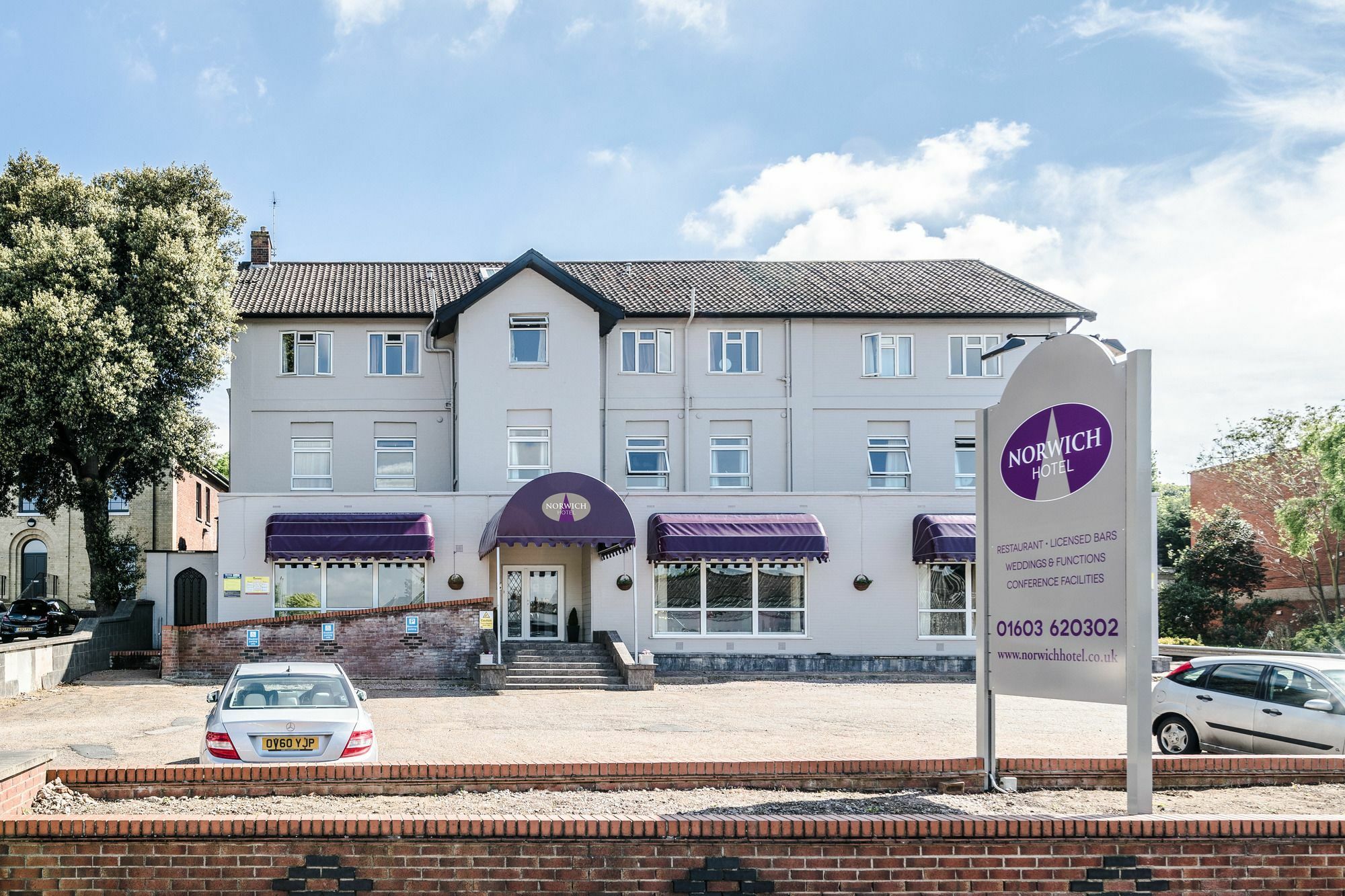 Norwich Hotel Екстер'єр фото